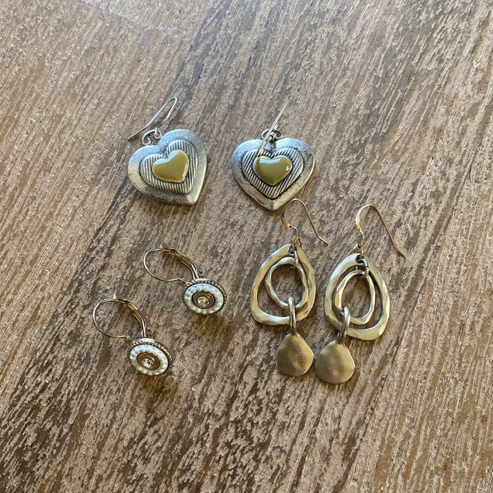 Lot of three fashion earrings